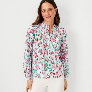 ❌SOLD❌Ann Taylor Petite Floral Ruffle Pintucked Blouse Strawberry Cherry Size XS
